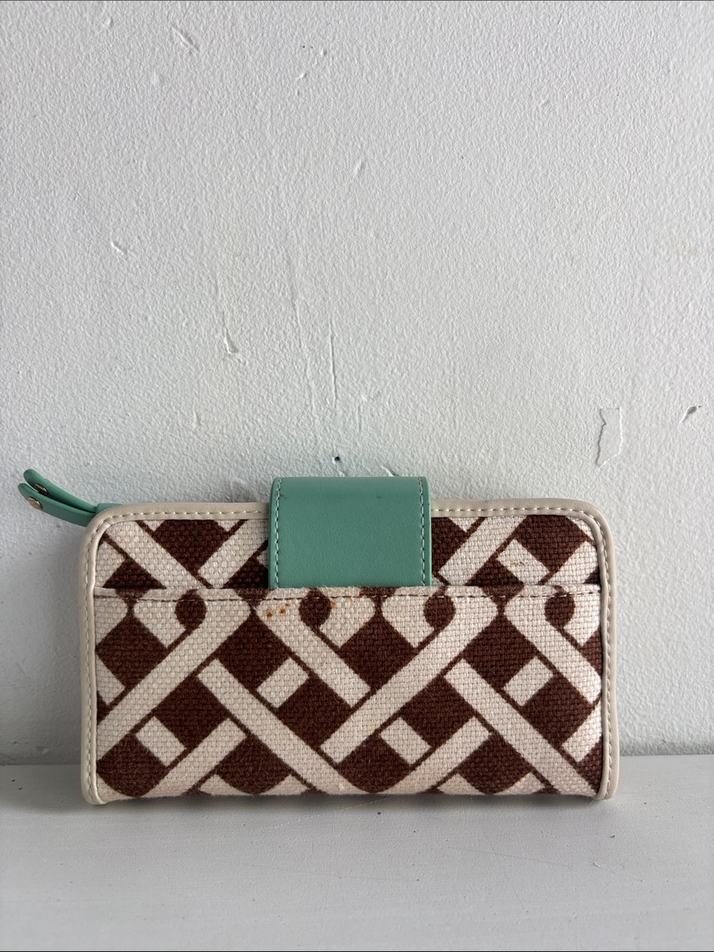 Spartina 449 Brown & Cream Geometric Wallet with Mint Strap - Picture 3 of 6